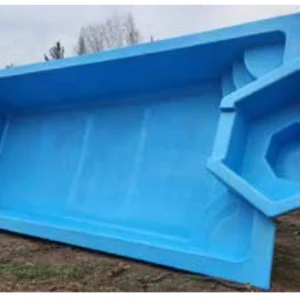 Piscina en Fibra de Vidrio - Medidas 10 x 3.40 mts. Con jacussi - Profundidad 1.10 a 1.80 mts.